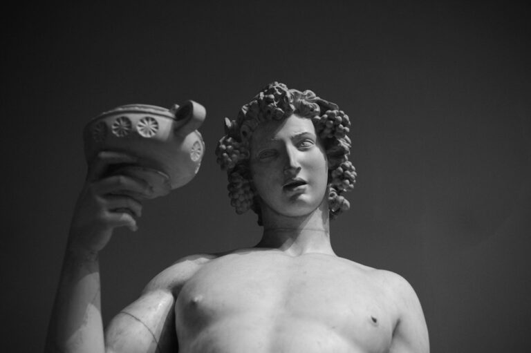 Дионис: Дваждырождённый бог, сокрушающий оковы разума