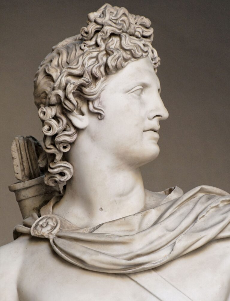 Аполлон: Златокудрый владыка света и гармонии